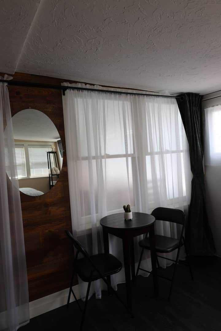 Sunny Room - Moncton