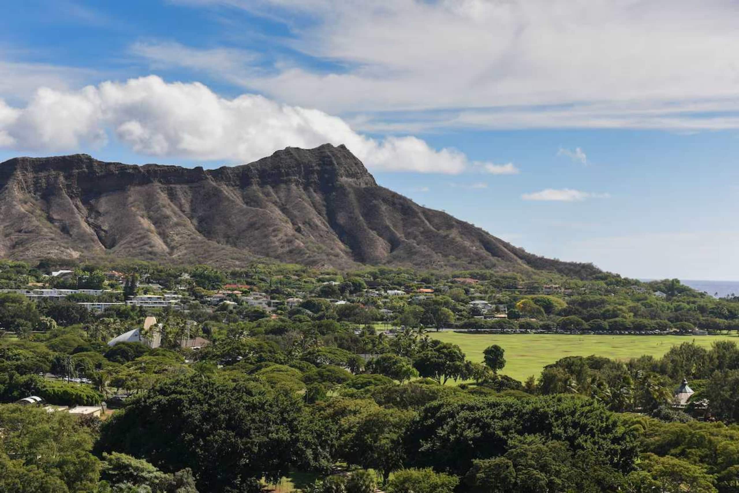 Hotel in Honolulu · ★4.88 · 1 bedroom · 1 bed · 1 private bath - Image 22