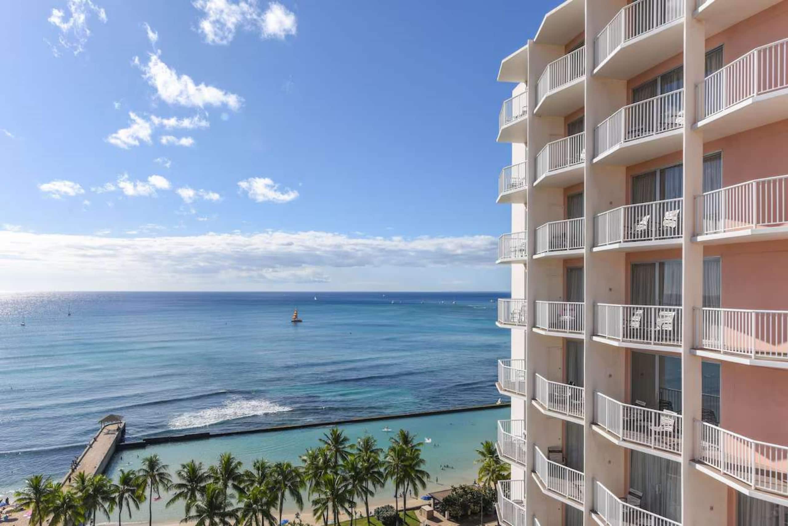 Hotel in Honolulu · ★4.88 · 1 bedroom · 1 bed · 1 private bath - Image 20
