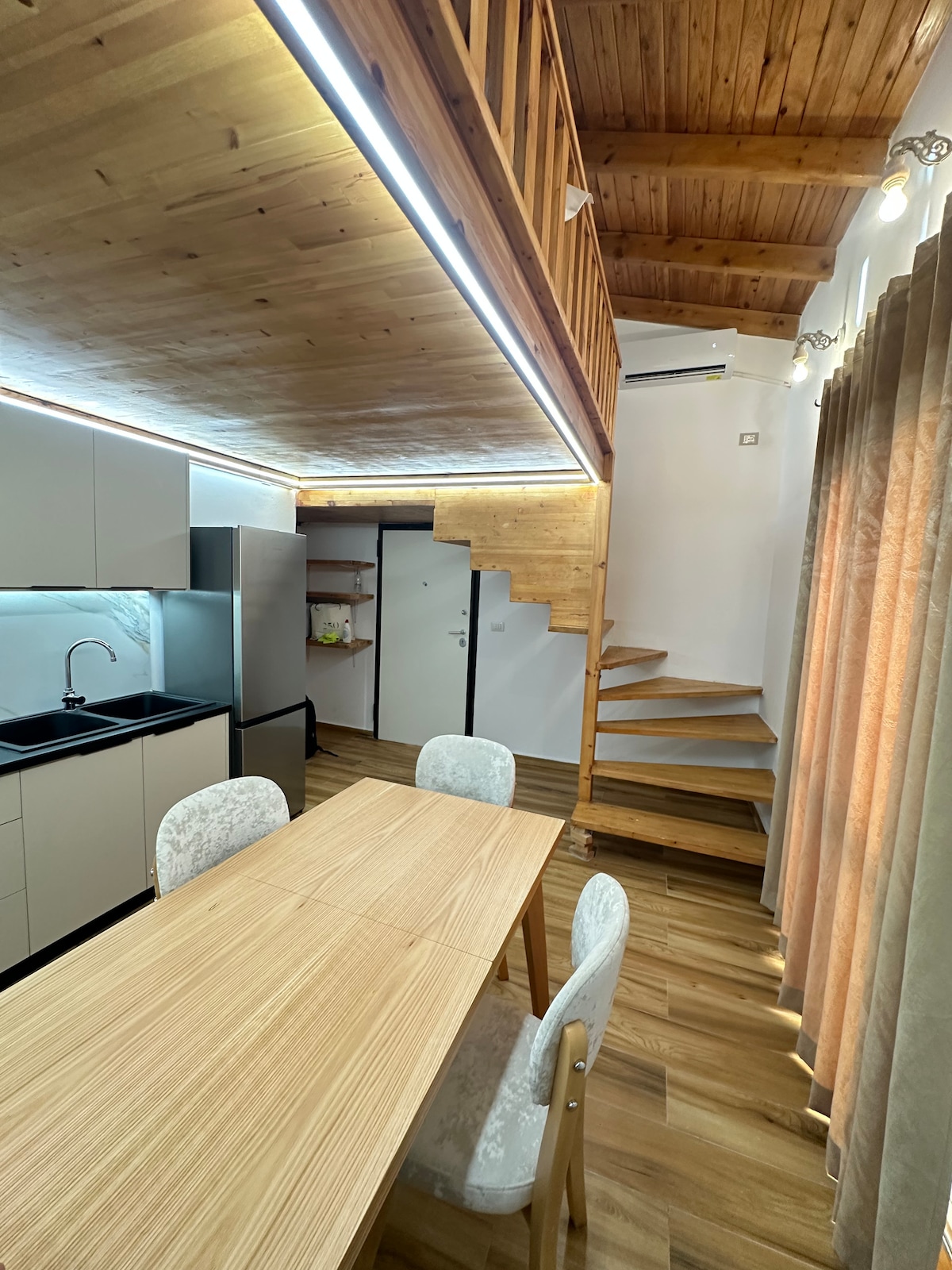 Listing 1461555440950835636