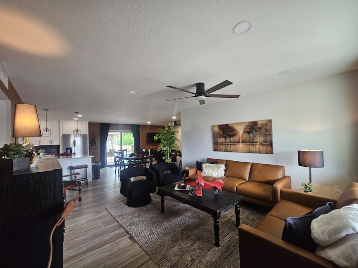 Comfort & Style @ "Desert Retreat" - Sun City, AZ