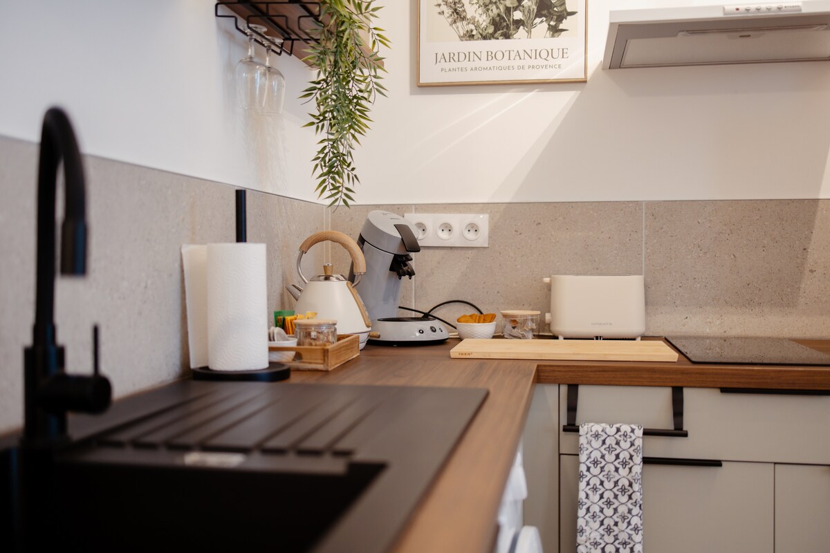 Annonce Airbnb populaire: The little Châteauvert à Valence
