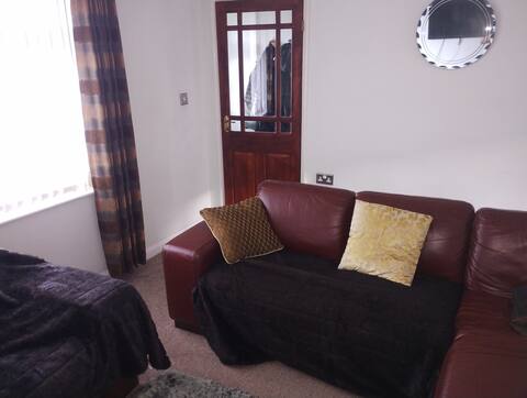 Successful Airbnb property: two bedroom house in Basford