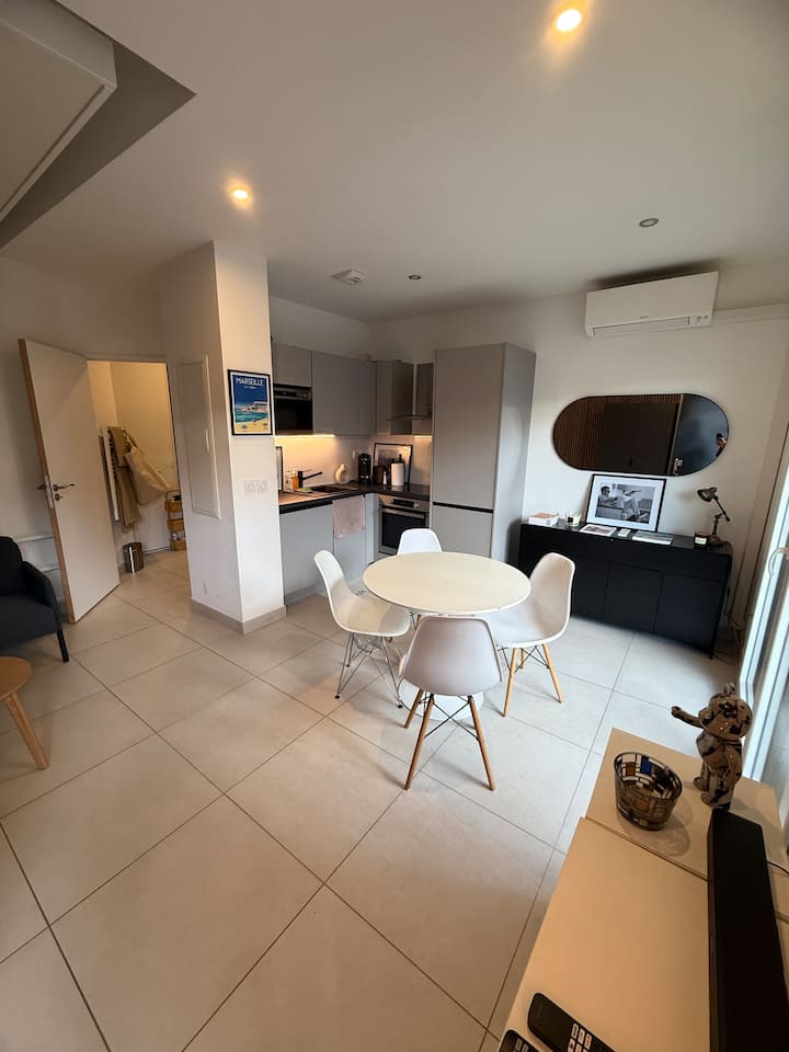 Studio Moderne Au Cœur Du 6e/8e - Marseille