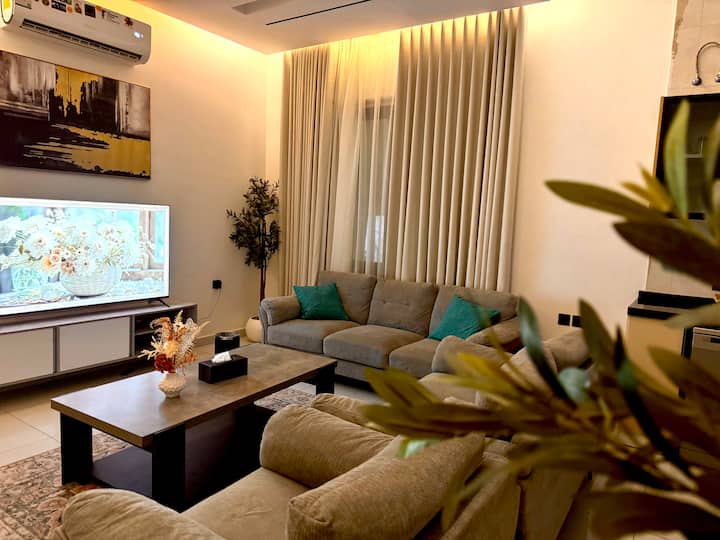 جناح مودرن 3 غرف نوم/7 أسرة /قريب من المطار&البحر - Jeddah