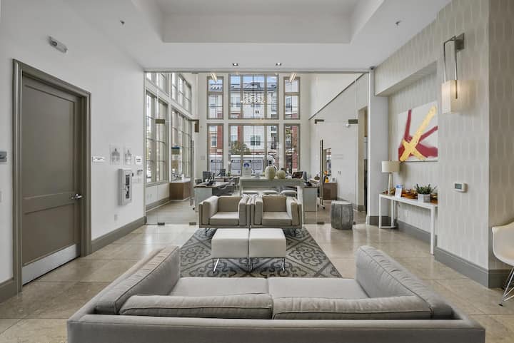 Landing | Chic 1bd, Gym, Clubhouse - 貝永