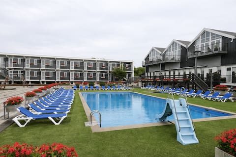 Lovely family-friendly apartment in Holiday Center.