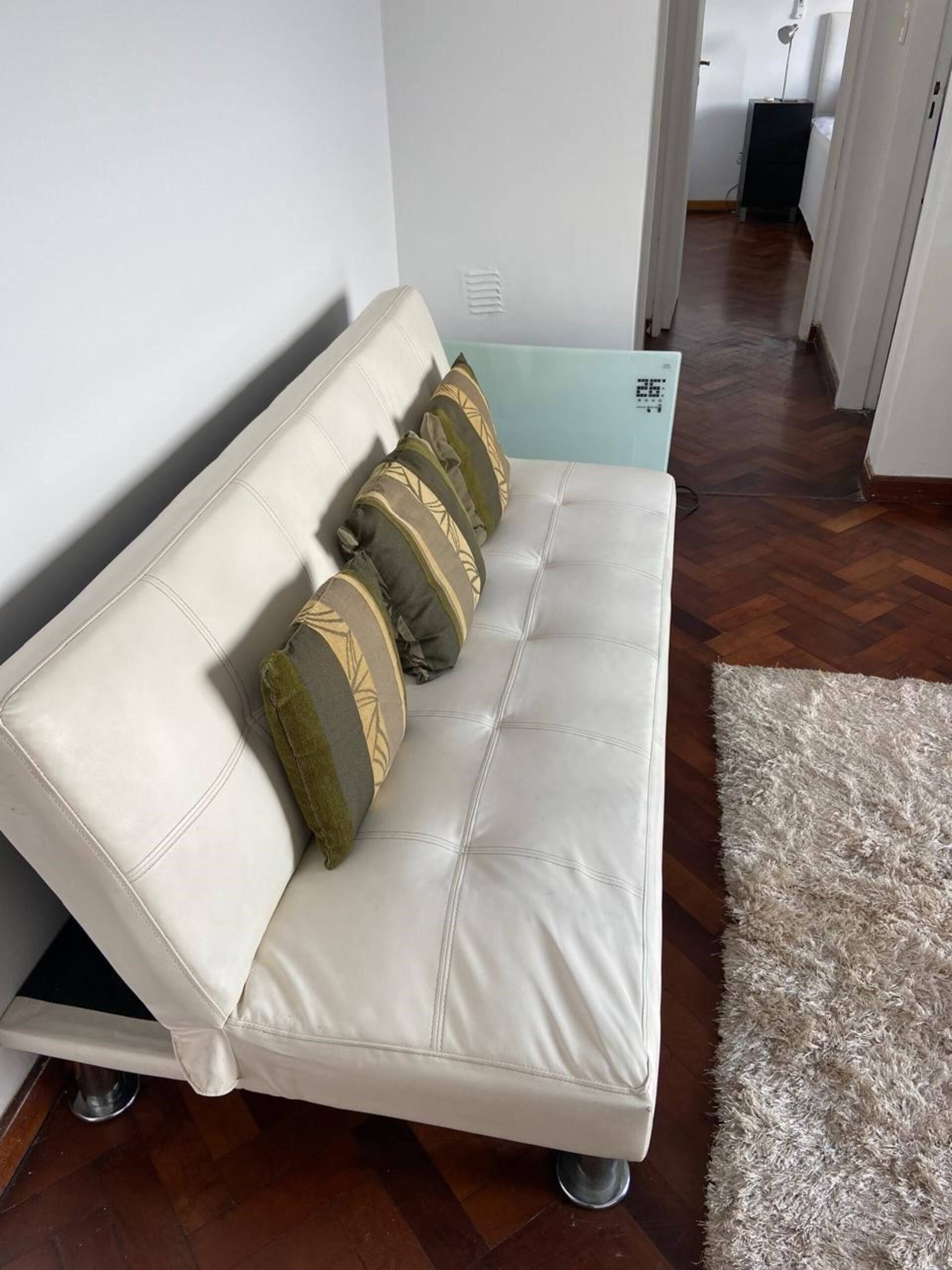 Apartamento de 2 ambientes de frente com varanda em Almagro