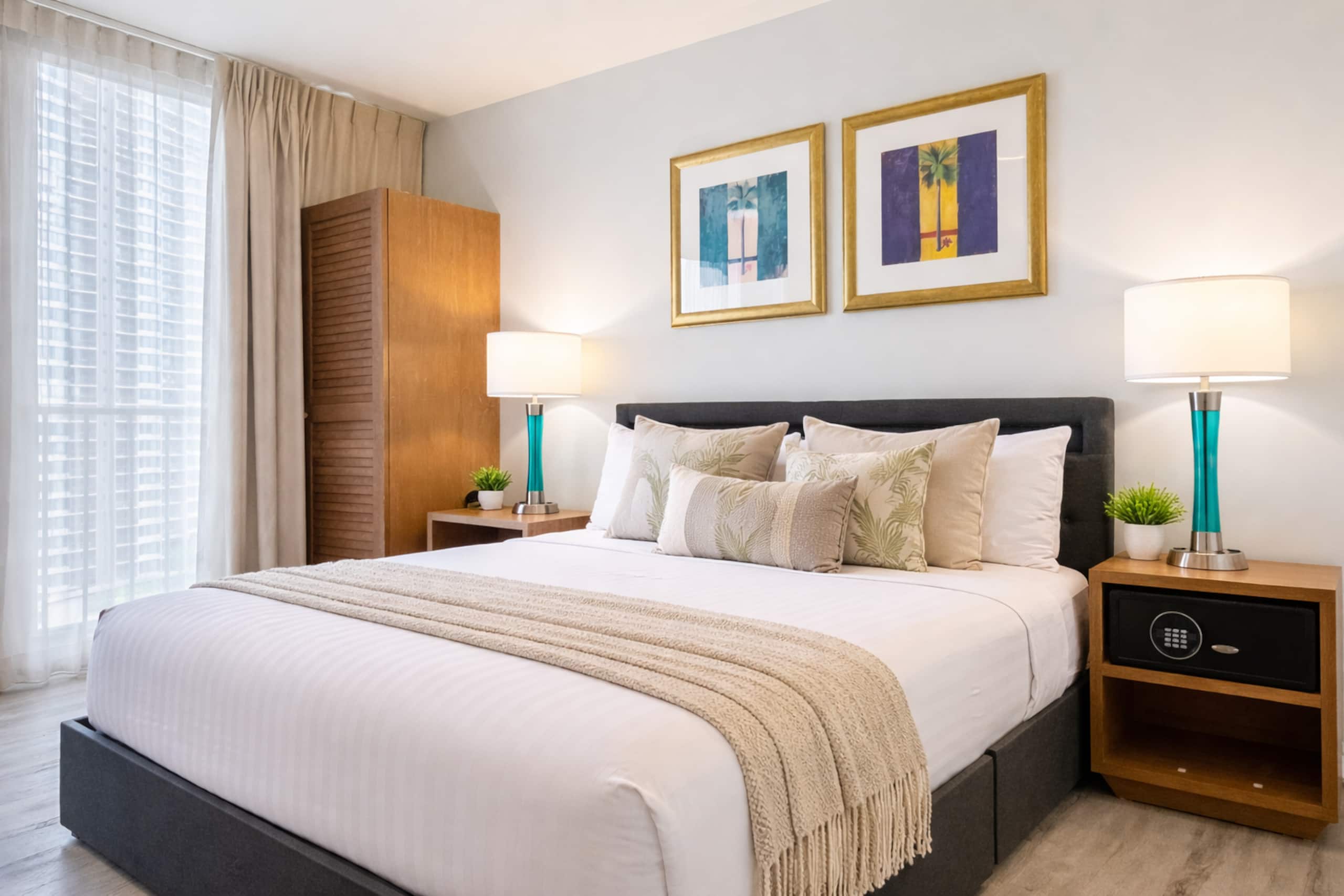 Cozy Chic Waikiki Studio - Walk to Hilton Lagoon - Image 19