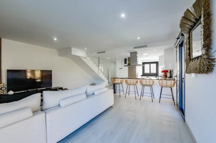 Casa Moderna Con Piscina Privada,  Benidorm. - Finestrat