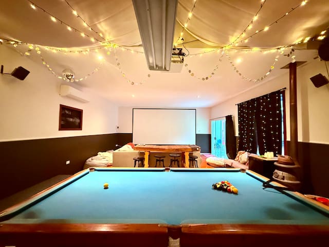 A Luxury Dream. Home Cinema Games Room Gym Sauna