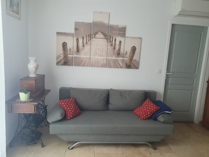 Le Petit Studio. Centre Village - Mouriès