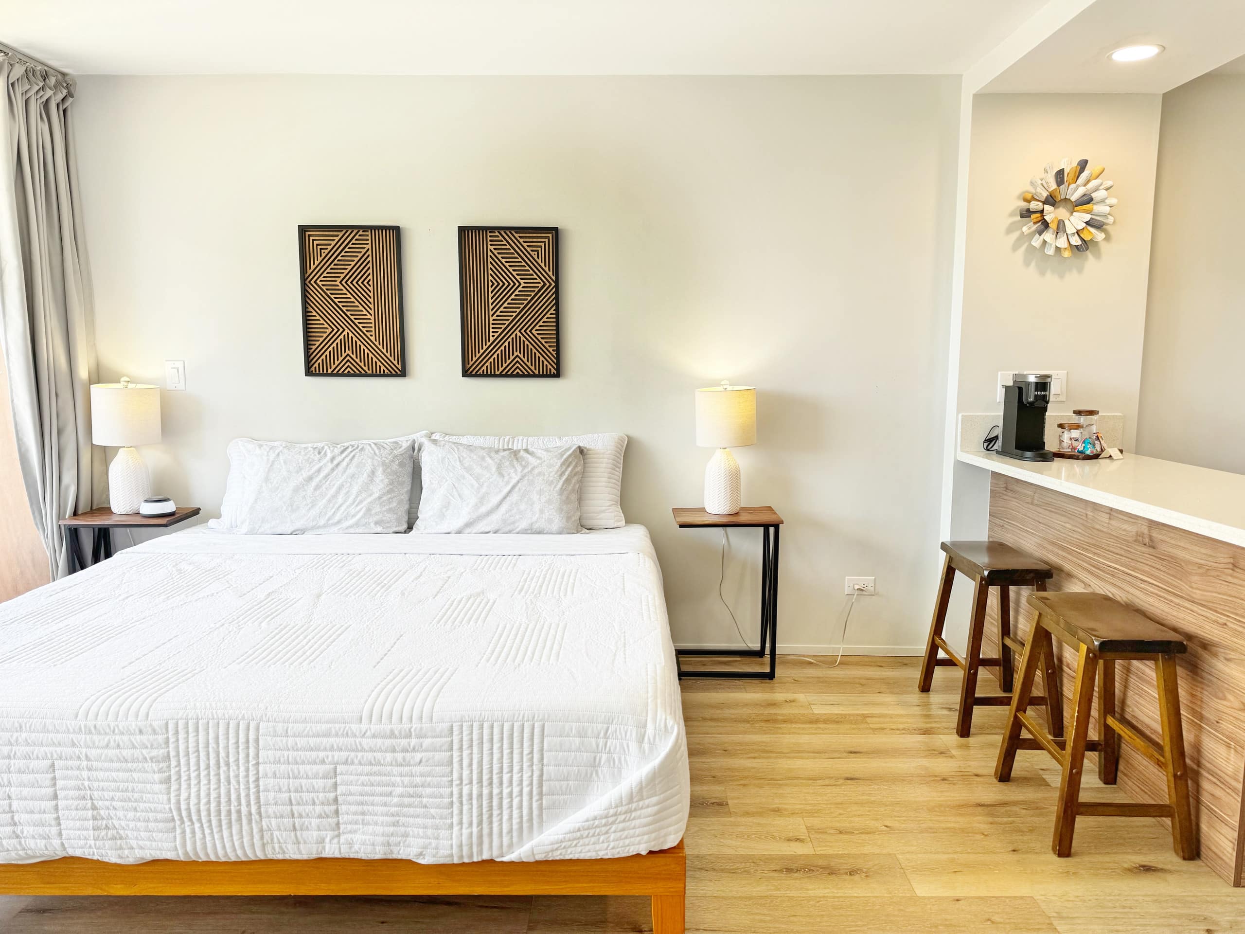 Condo in Honolulu · ★4.86 · Studio · 1 bed · 1 private bath - Image 2