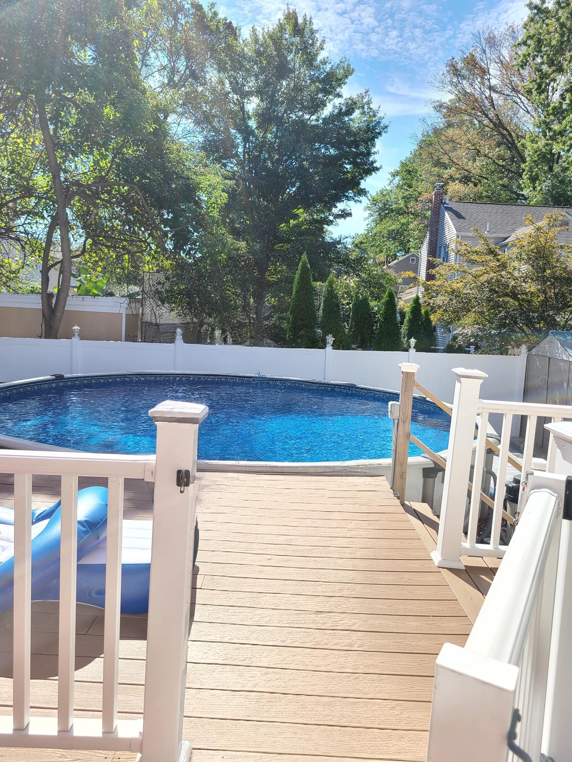 3 bedroom stylish retreat with pool and fireplace