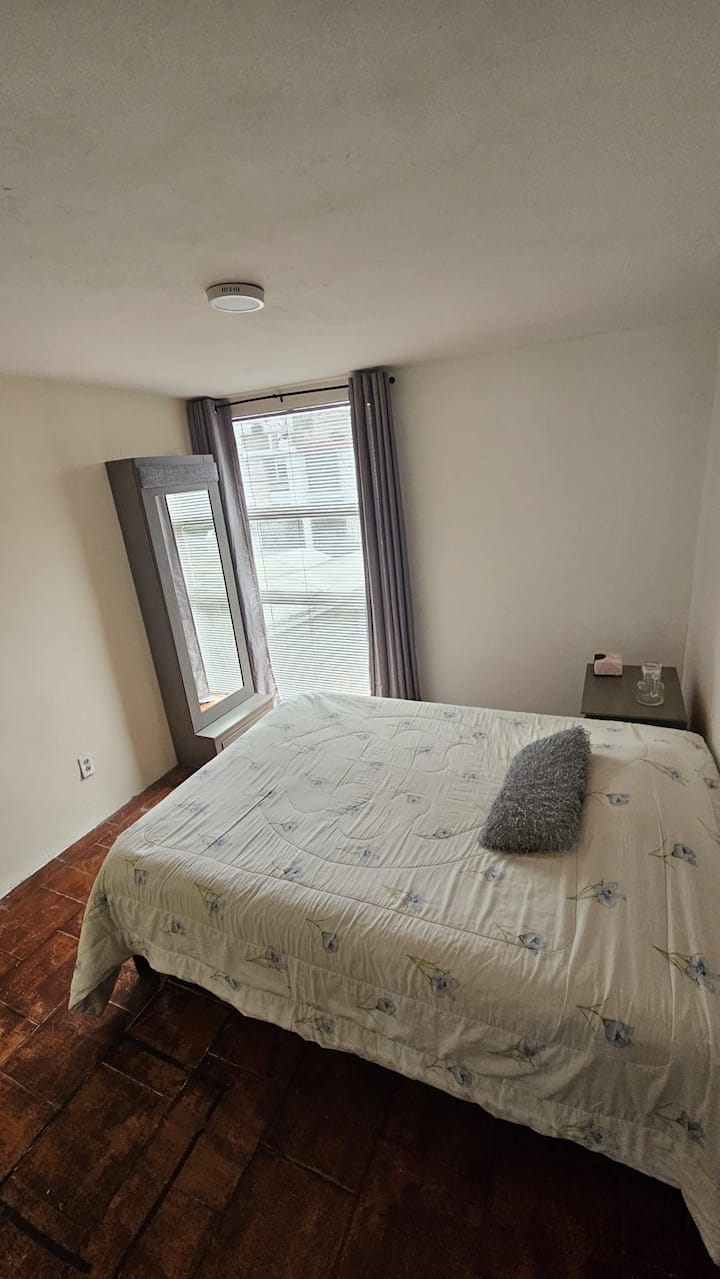 საძინებელი 1