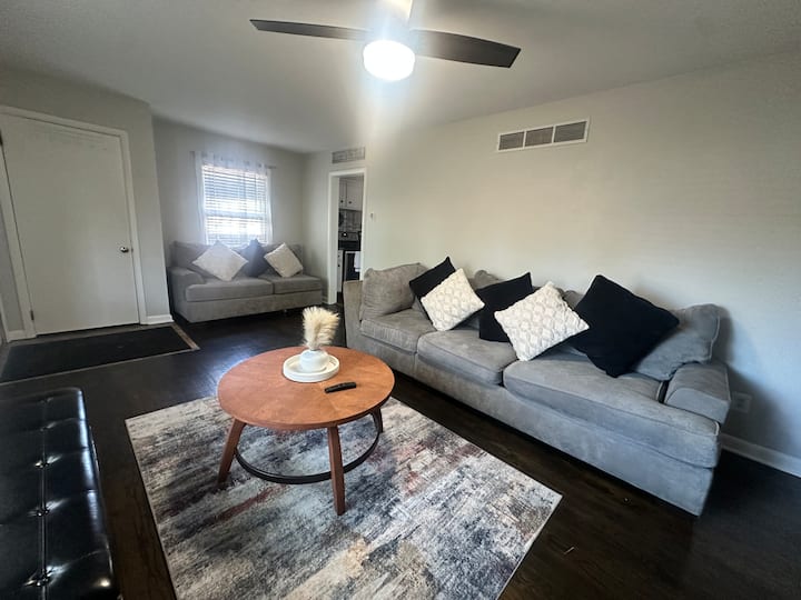 Relax & Play! 9 Minutes From Naval Base Station - North Chicago, IL