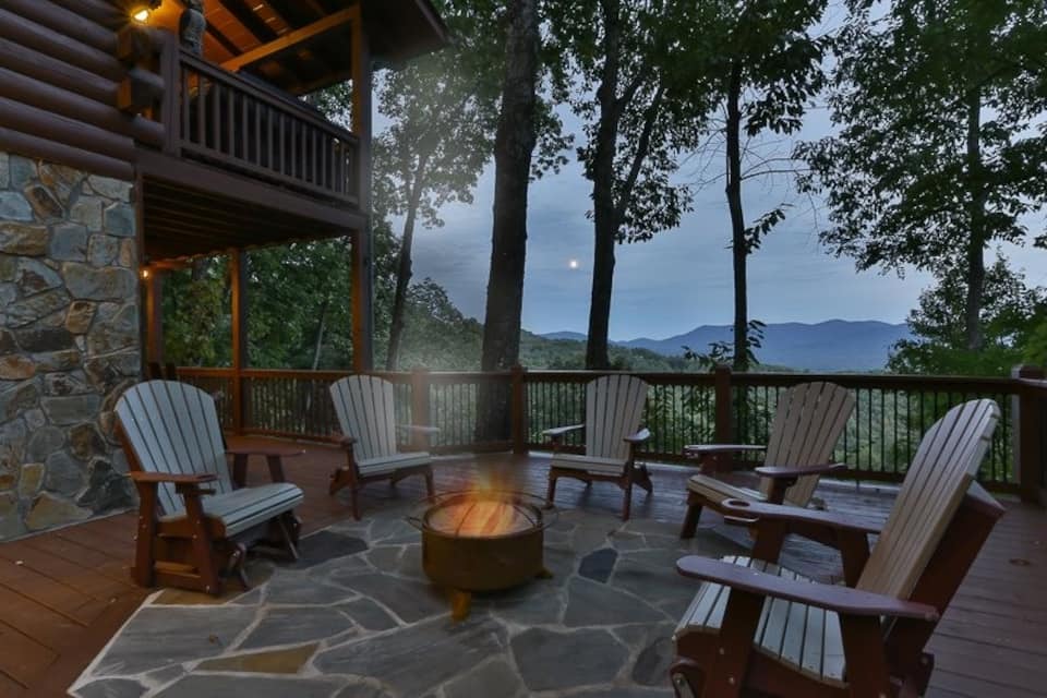Moose Mountain Lodge, above Ellijay, Ellijay, Georgia, United States, photo 7 of 10