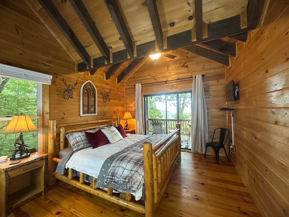 Moose Mountain Lodge, above Ellijay, Ellijay, Georgia, United States, photo 8 of 10