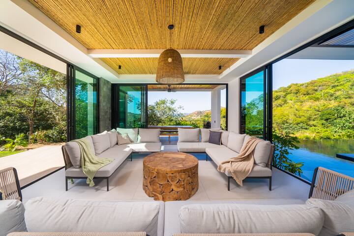 Stunning Retreat in Mar Vista, Pool, Unique Design