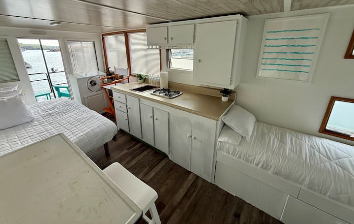 Little Palm•tiny Houseboat On Norris Lake! - Norris Lake, TN