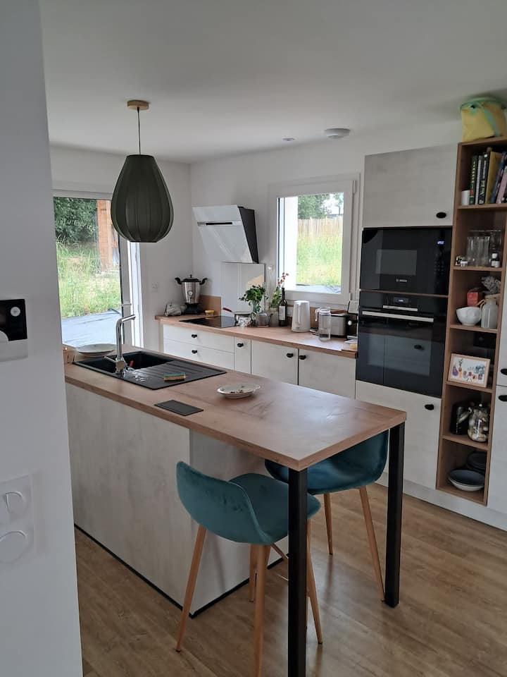 Maison Familiale, Neuve. - Landivisiau