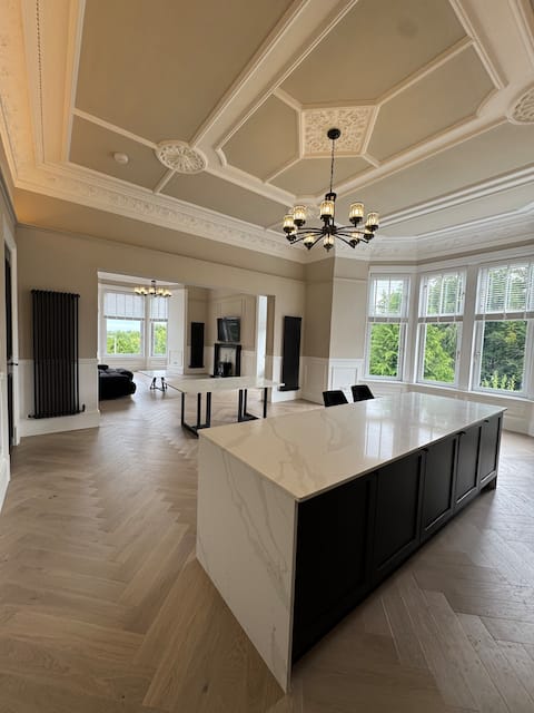 Spacious Luxury 4BR Villa | 15min - Glasgow