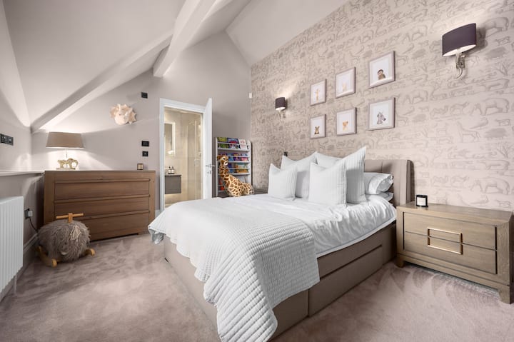 Con más de 5000 reseñas de 5 estrellas, tenemos mucha experiencia para ofrecerte la mejor estancia posible en Manchester.