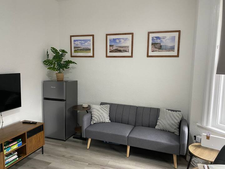 Cosy. Free Private Parking & Wifi. Sea 1 Min Walk! - Eastbourne