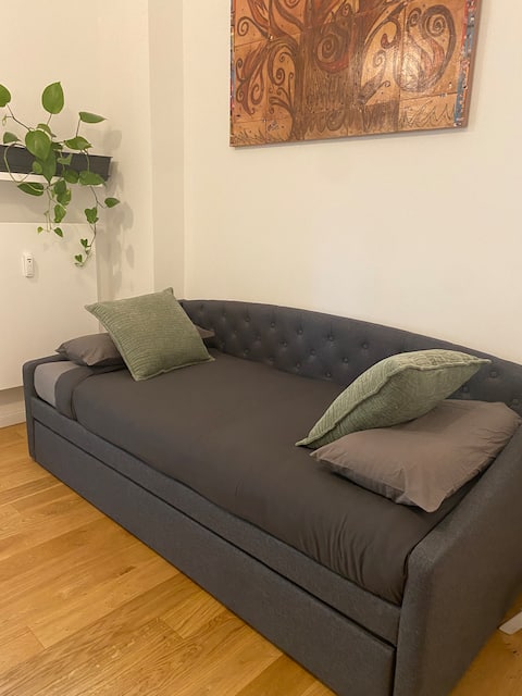 Popular Airbnb listing: Super-located Suite in Eppendorf UKE Hamburg in Eppendorf