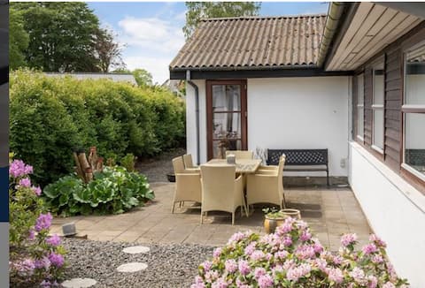 Large house in quiet surroundings.
5 bedrooms.