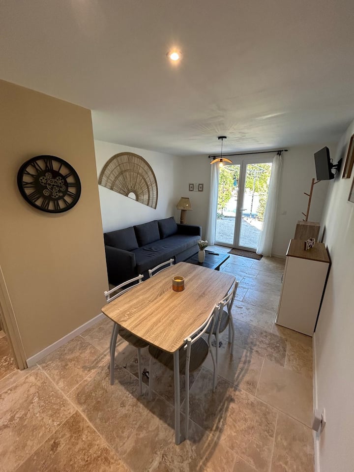 Dépendance De Villa Avec Accès Piscine - Saint-Gilles