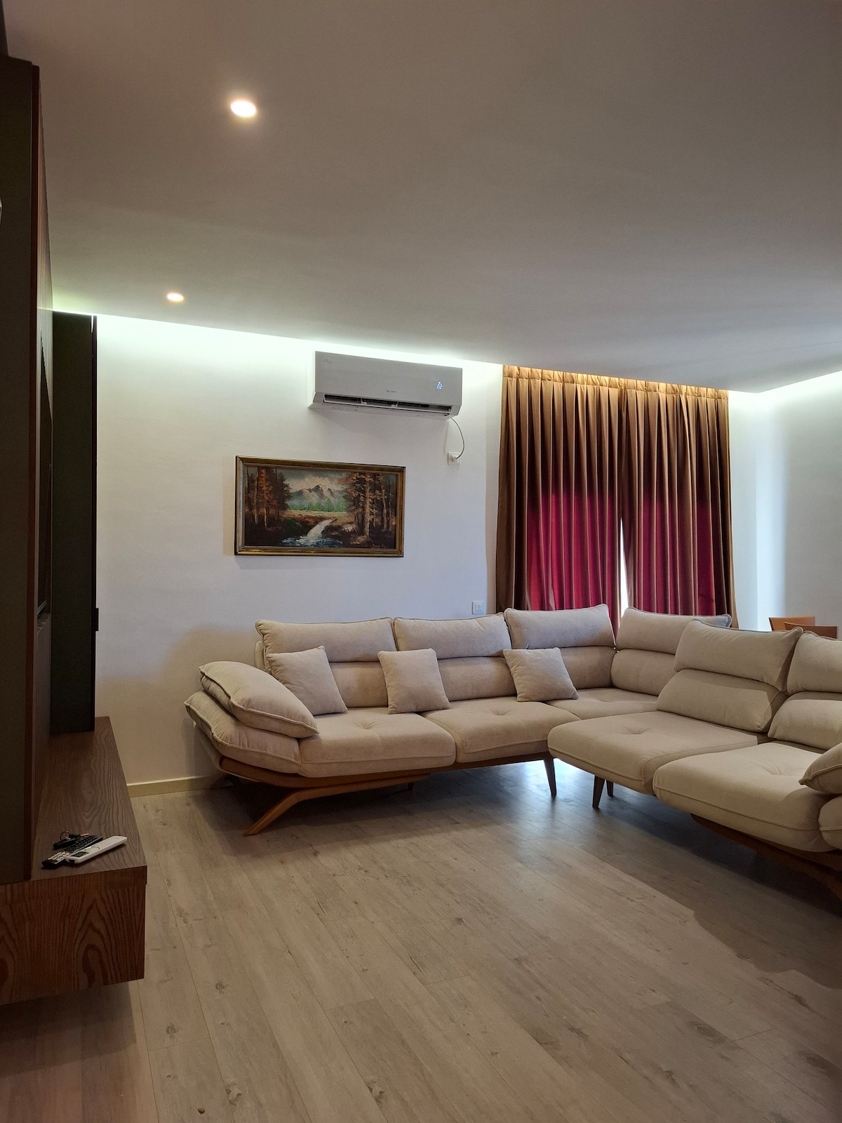 Listing 1462423484143663768