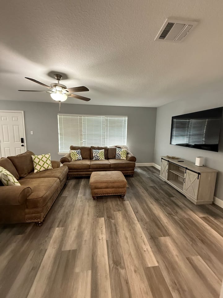 Southern Retreat - Danbury, TX