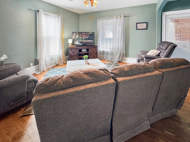 Mason City Charmer- 4 Beds/2 Bath - Clear Lake, IA