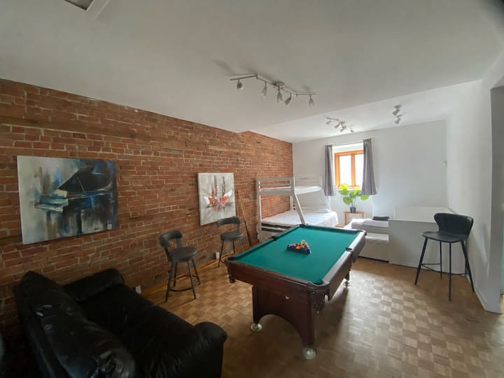 Charming Apartment-frensh Quarter Parking Included - Montreal