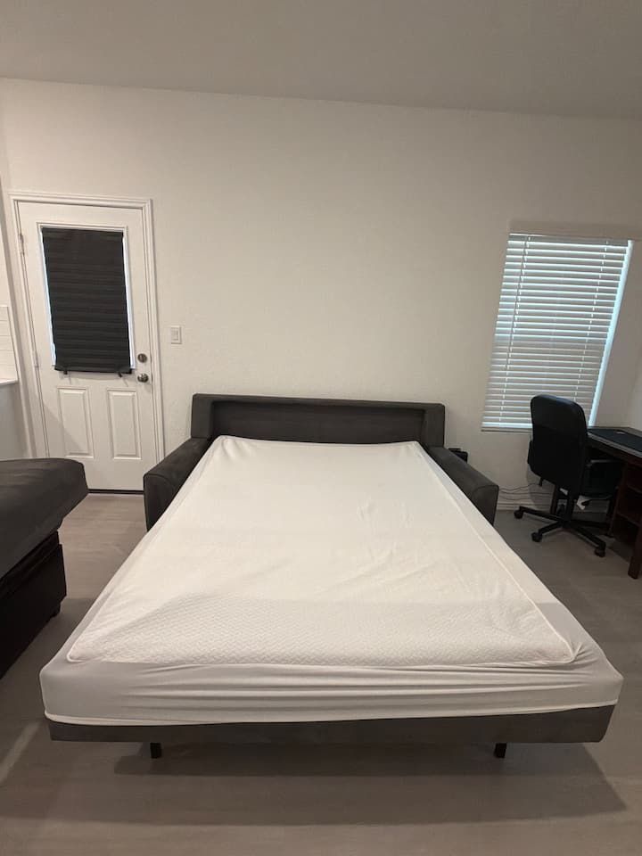 Remote Work-ready 
Private Next-gen Living - Leander, TX