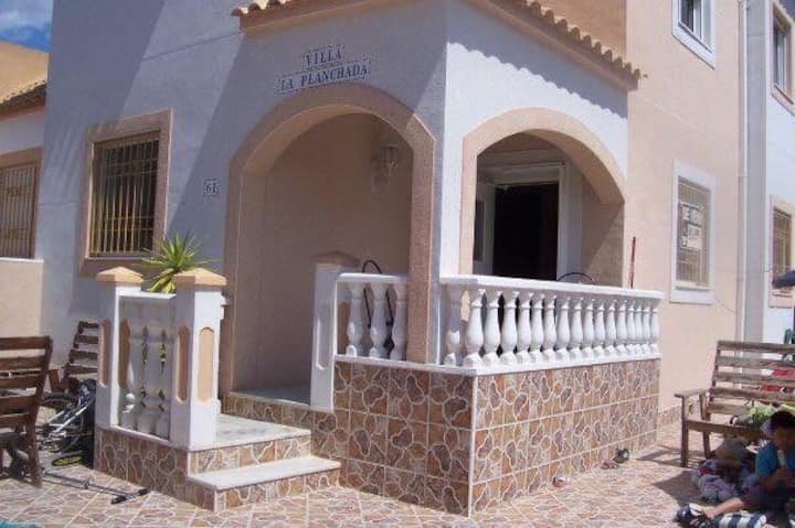 Fräsch Bungalow/hus På 90 Kvm 3 Sovrum - Torrevieja