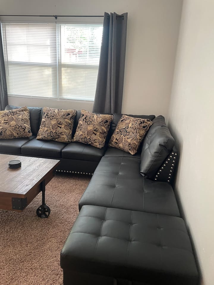 Cozy 3 Bdrm-1 Bath Sleeps 6 - Cheyenne, WY