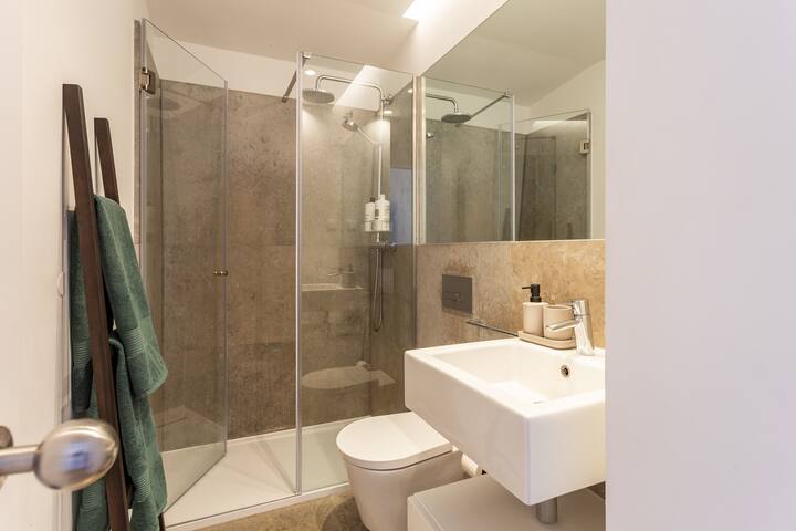 Quiet & central home w/ stunning views + parking! gallery image 5