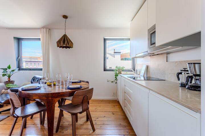 Quiet & central home w/ stunning views + parking! gallery image 3