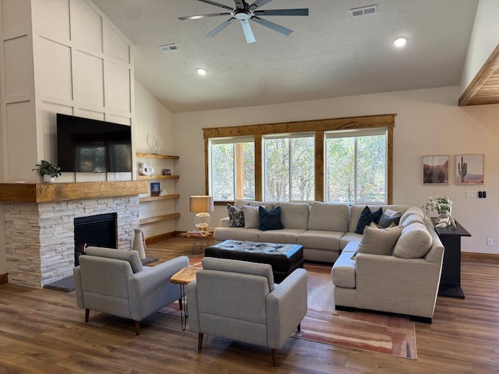 Secluded East Zion Retreat | Hot Tub + Cold Plunge - Utah