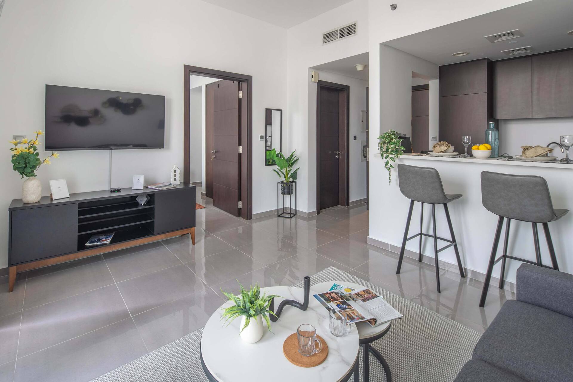 Modern 1BR in Business Bay with Spacious Balcony! — photo 3