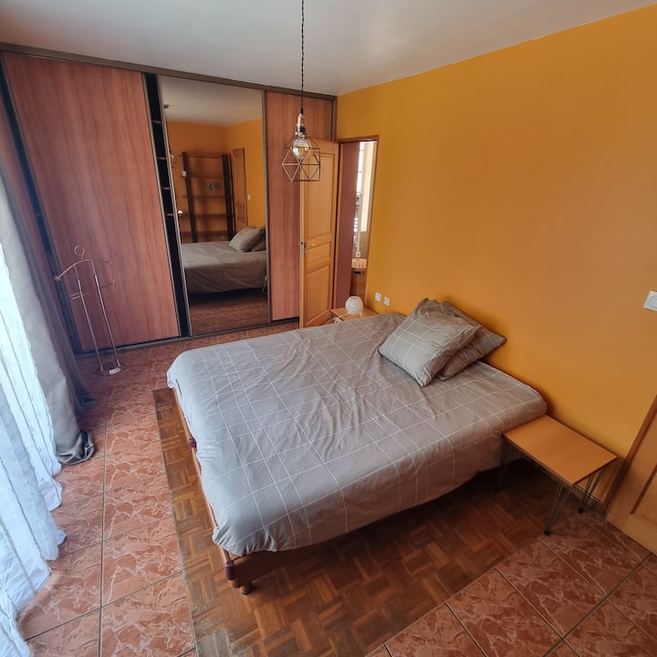 Chambre Confortable Vue Jardin - Saint-Priest