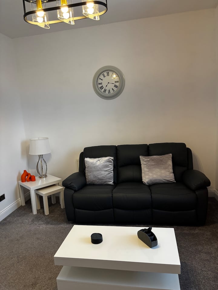 1.
2 Bedroom Maisonette Apartment - Escocia