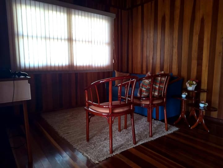 Casa De Madeira • Centro • Coração De Caldas - Caldas