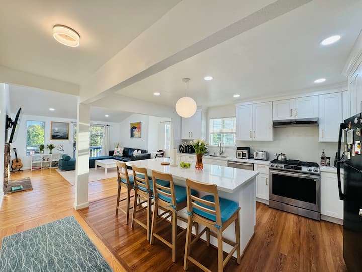 Modern & Spacious | Bright & Centrally Located - El Cerrito, CA