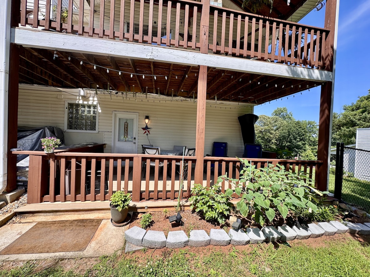 Backyard Bliss Retreat-Entire Apt/Private Entrance