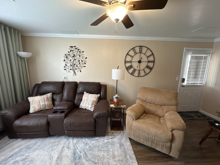 Backyard Bliss Retreat-entire Apt/private Entrance - Flowery Branch, GA