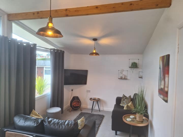 2 Bedroom Chalet In Carmarthen - Carmarthen