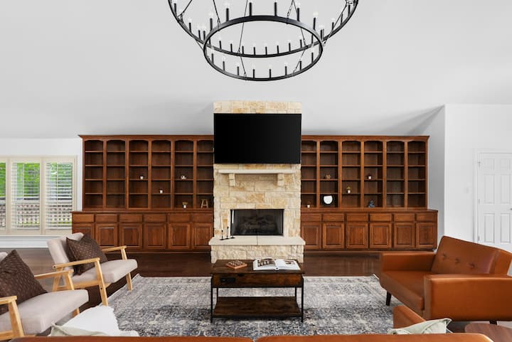 Creekside Home & Event Gathering Destination - Leander, TX